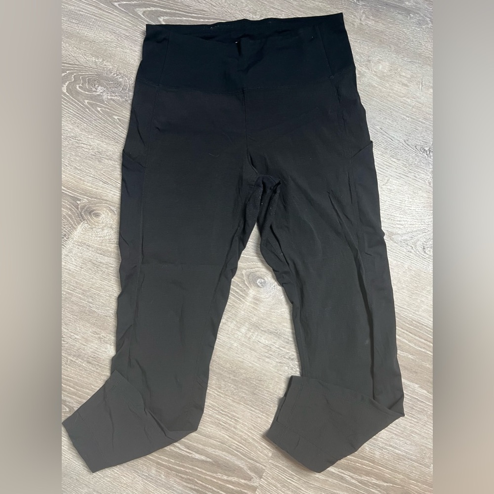 Athleta Trekkie Hybrid Crop Tight‎ - 10